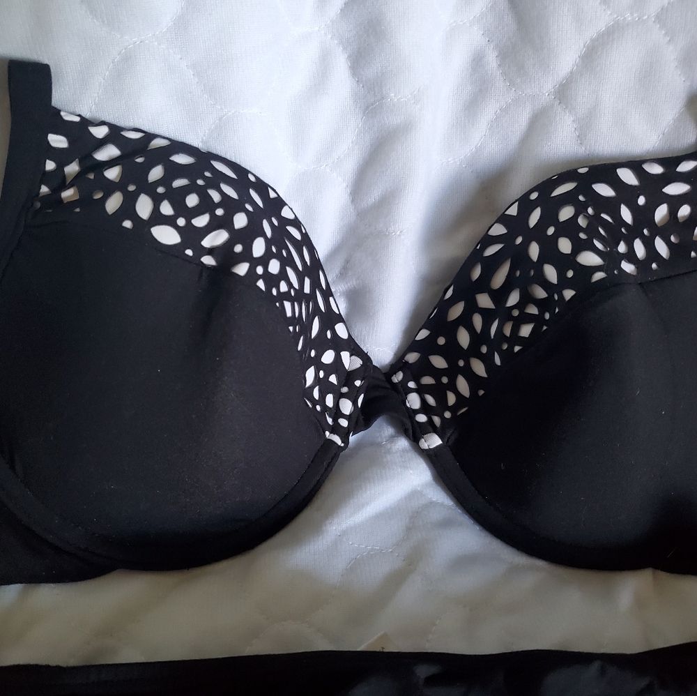 Bathing suite - Picture 2 of 5